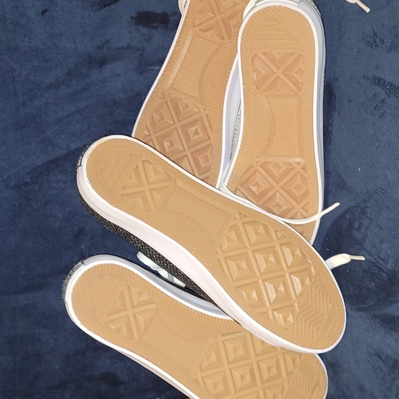 New GOTTA FLURT mini sequin styled sneaker set  size 7.5(you get them both) - Picture 4 of 8